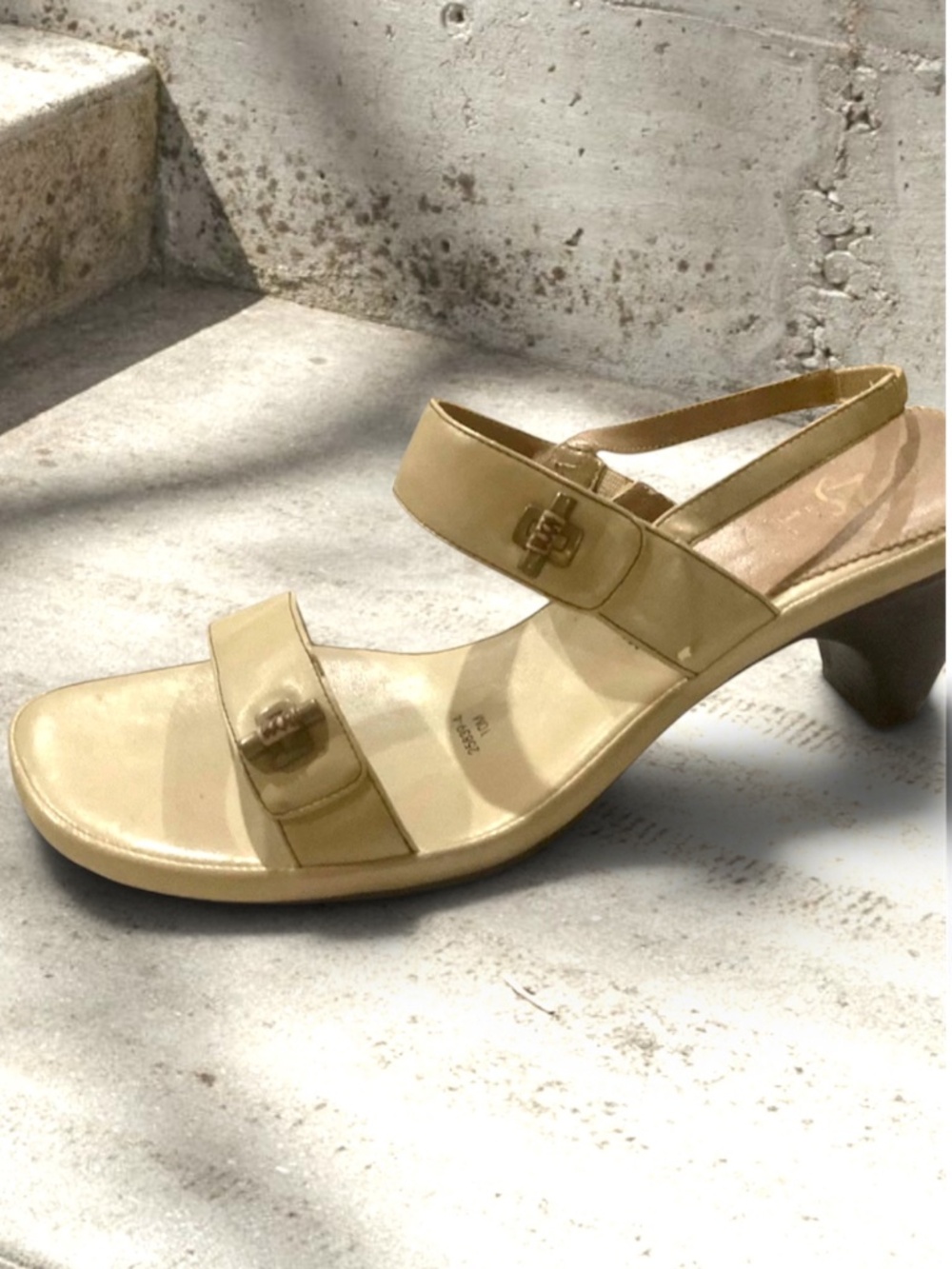 Life Stride Tan/ Cream Leather Heels Sz 10